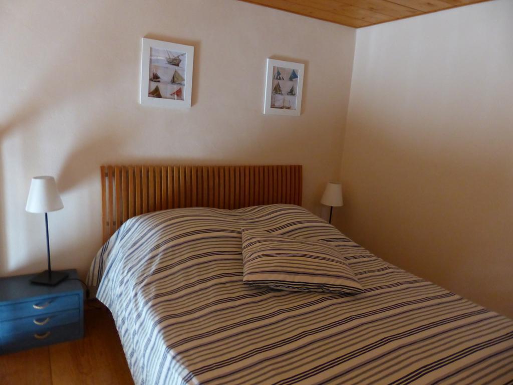 Les Amandiers Bed and Breakfast Calvisson Værelse billede